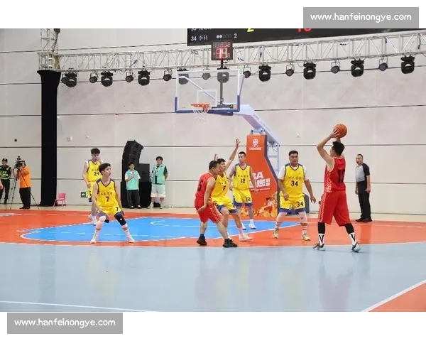 川超自贡主场：一半赛场燃，一半看台暖